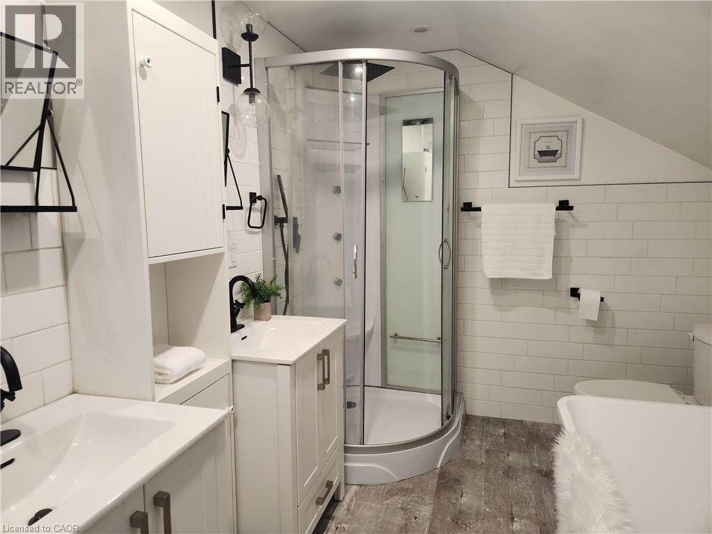 267 Pinehurst Road Unit# Upper, Paris, Ontario  N3L 3E2 - Photo 4 - 40819355