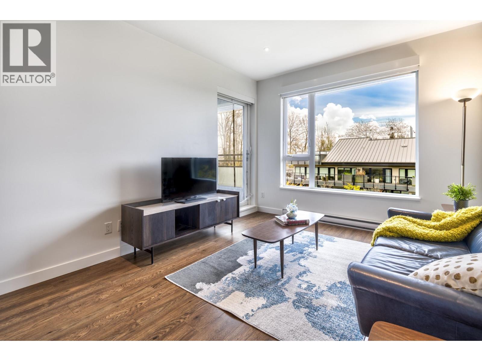 402 1061 Marine Drive, North Vancouver, British Columbia  V7P 1S6 - Photo 13 - R3110700