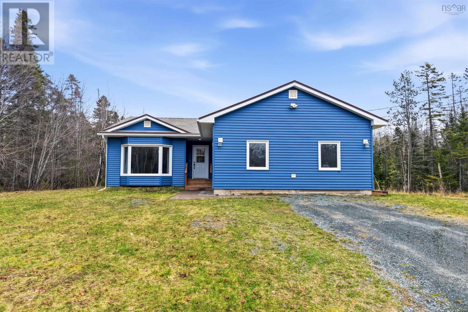 10 Hescott Street, Elmsdale, Nova Scotia  B2S 1L6 - Photo 2 - 202608010