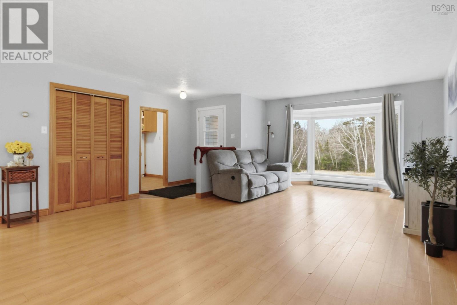 10 Hescott Street, Elmsdale, Nova Scotia  B2S 1L6 - Photo 5 - 202608010