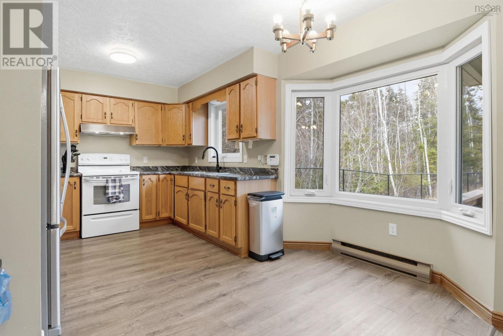 10 Hescott Street, Elmsdale, Nova Scotia  B2S 1L6 - Photo 12 - 202608010