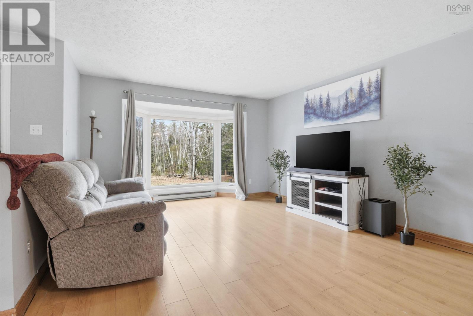 10 Hescott Street, Elmsdale, Nova Scotia  B2S 1L6 - Photo 6 - 202608010