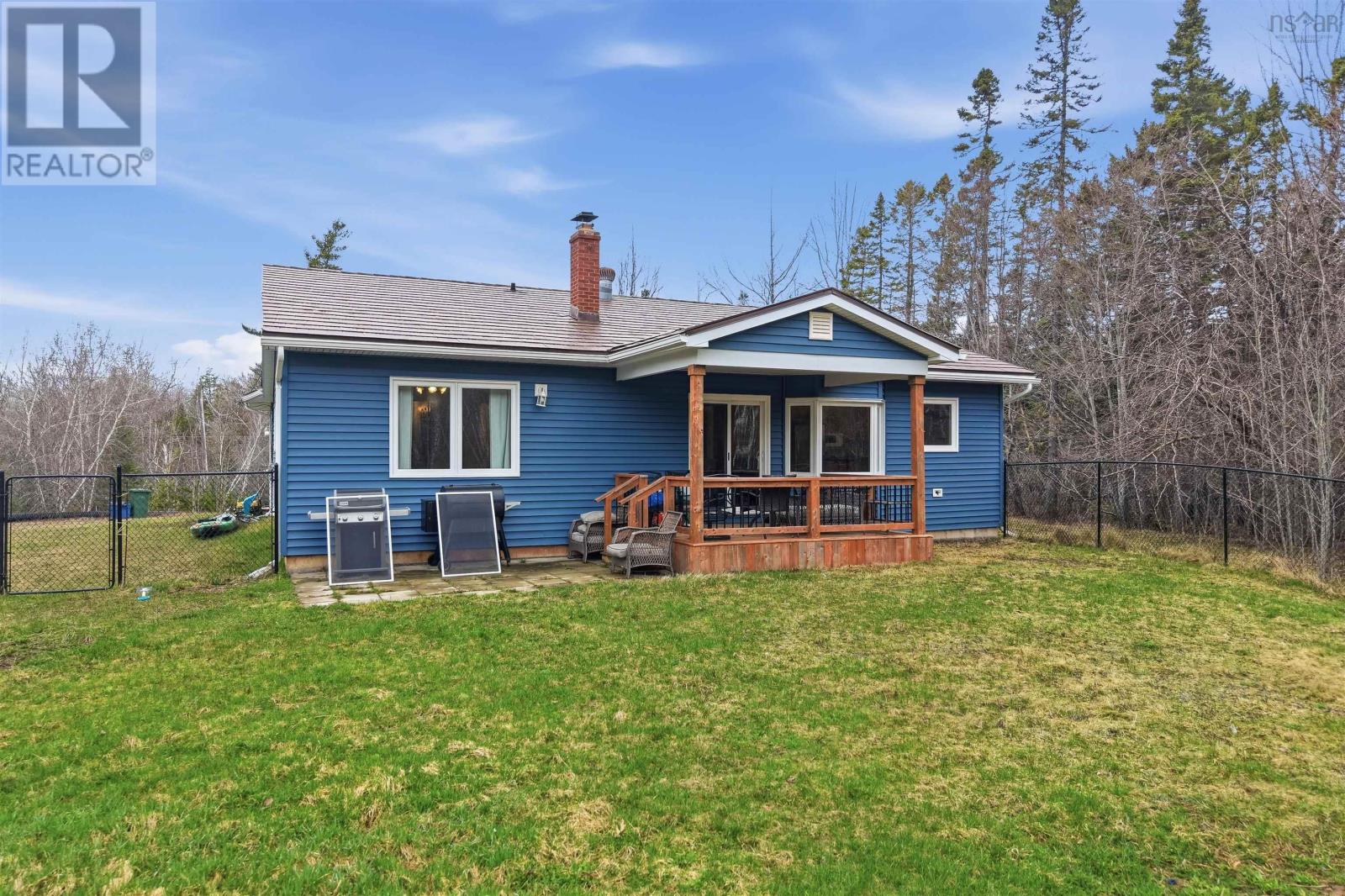 10 Hescott Street, Elmsdale, Nova Scotia  B2S 1L6 - Photo 32 - 202608010