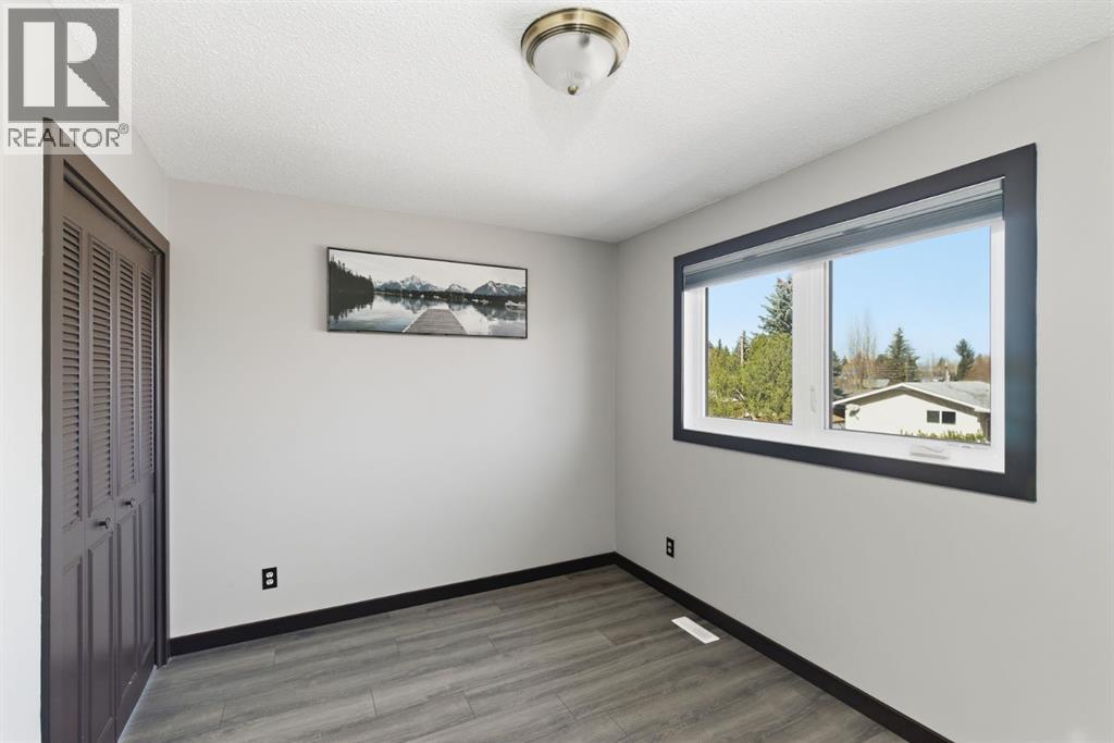 1315 Lake Michigan Crescent Se, Calgary, Alberta  T2J 3E9 - Photo 14 - A2298177