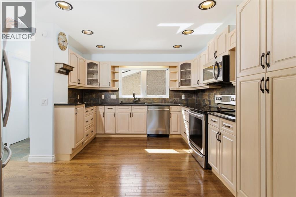 1315 Lake Michigan Crescent Se, Calgary, Alberta  T2J 3E9 - Photo 6 - A2298177