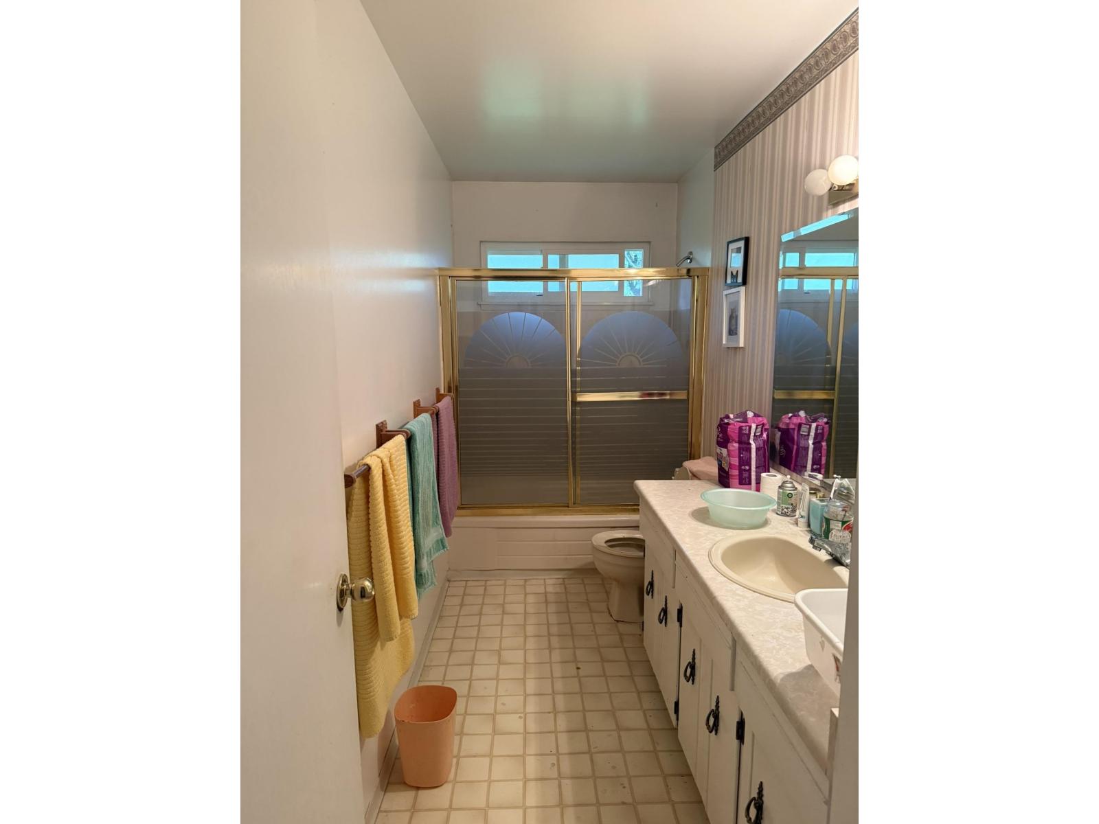 14575 18 Avenue Avenue, Surrey, British Columbia  V4A 5V6 - Photo 12 - R3111892