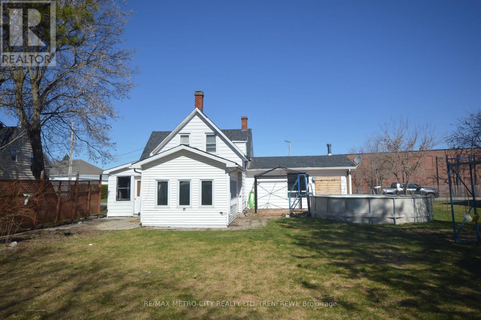 235 Renfrew Avenue W, Renfrew, Ontario  K7V 2Y7 - Photo 2 - X13020858