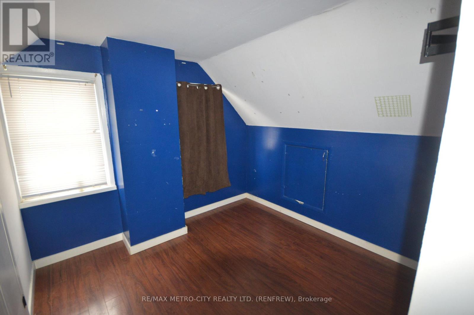 235 Renfrew Avenue W, Renfrew, Ontario  K7V 2Y7 - Photo 8 - X13020858