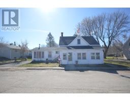 235 RENFREW AVENUE W, Renfrew, Ontario