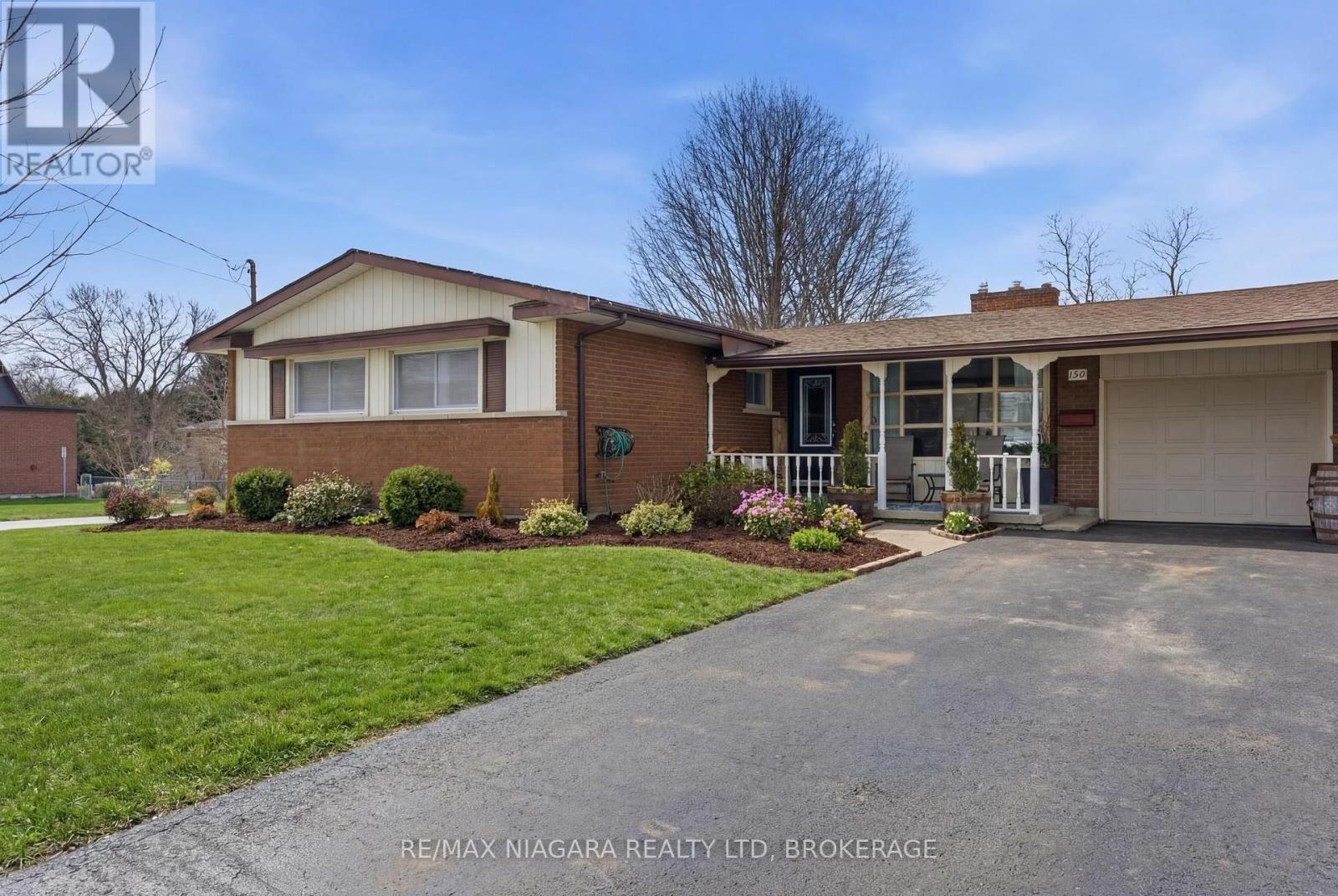 1350 Haist Street, Pelham, Ontario  L0S 1M0 - Photo 2 - X13020790