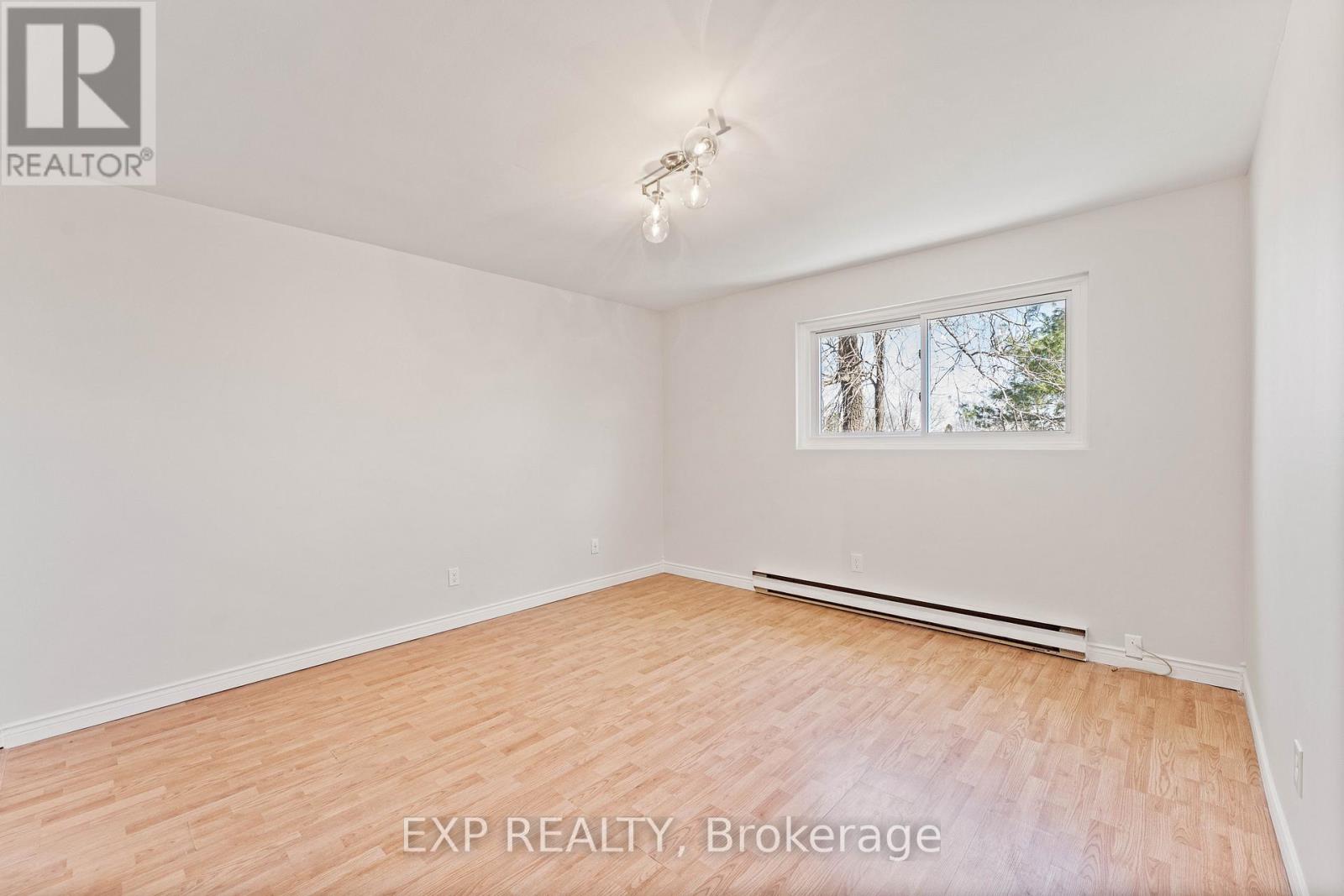 12 King's Court, Orillia, Ontario  L3V 6S4 - Photo 12 - S12870668