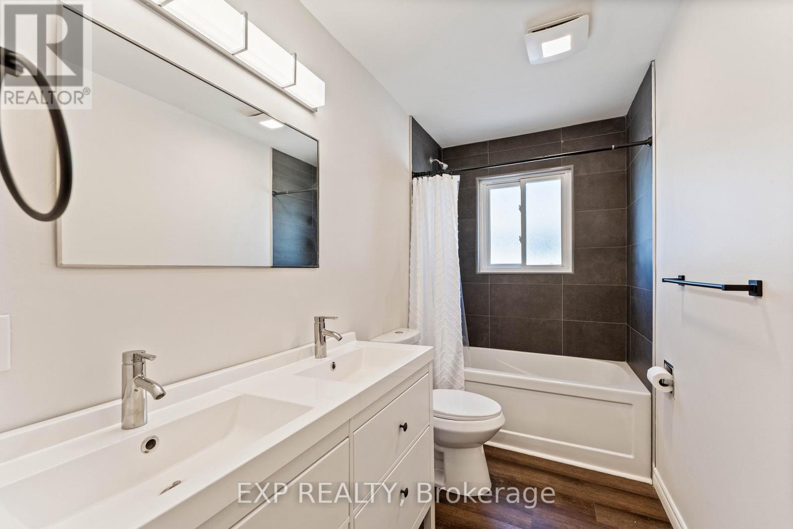 12 King's Court, Orillia, Ontario  L3V 6S4 - Photo 2 - S12870668