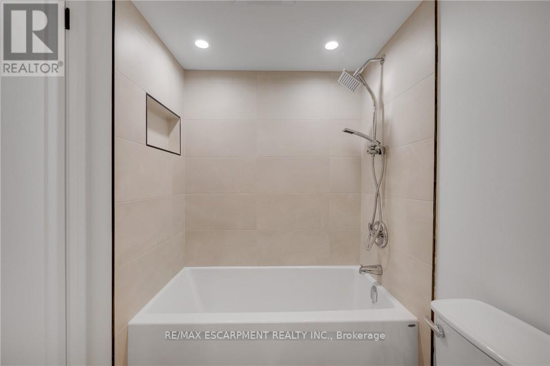 1339 Augustine Drive, Burlington, Ontario  L7P 2M9 - Photo 14 - W13019210