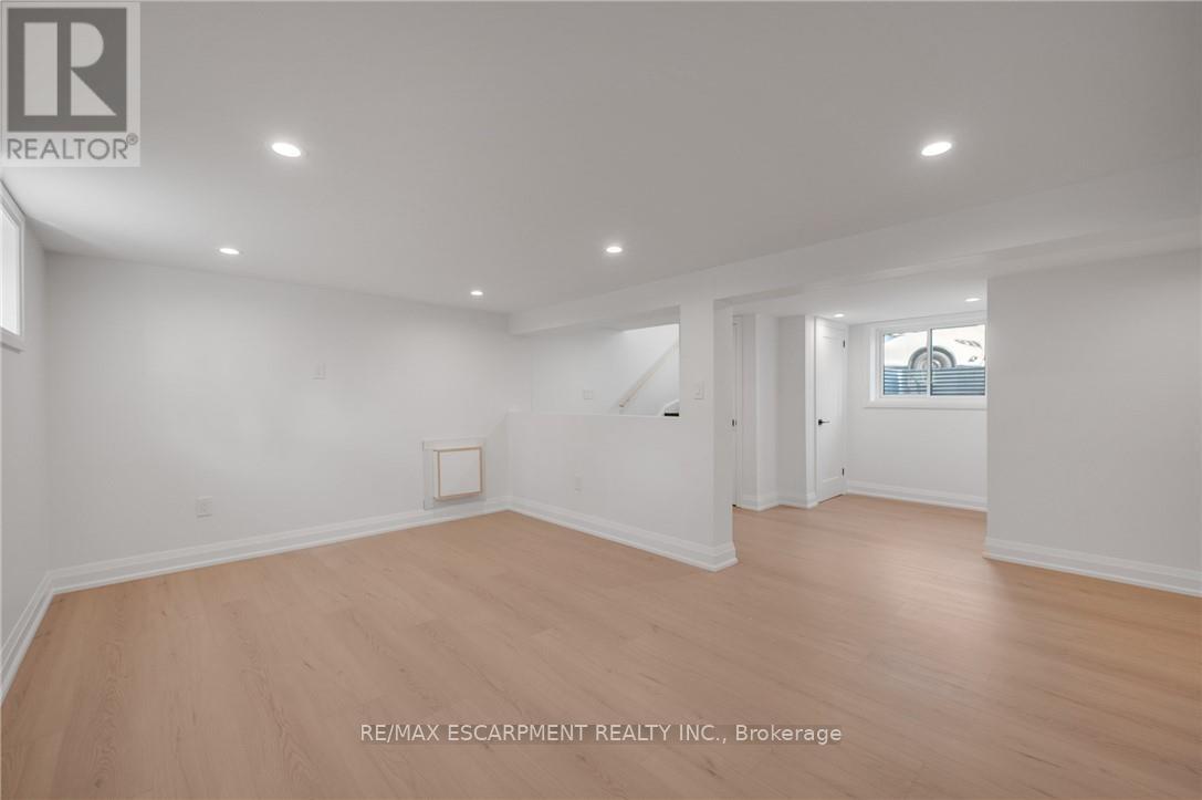 1339 Augustine Drive, Burlington, Ontario  L7P 2M9 - Photo 8 - W13019210