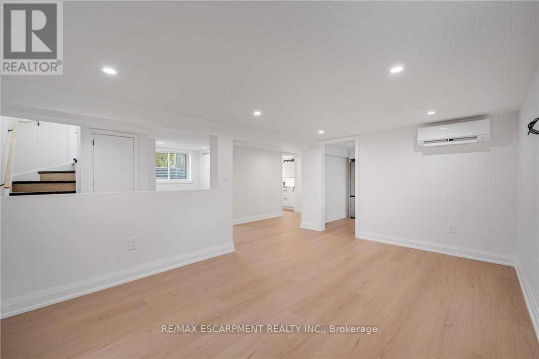 1339 Augustine Drive, Burlington, Ontario  L7P 2M9 - Photo 9 - W13019210