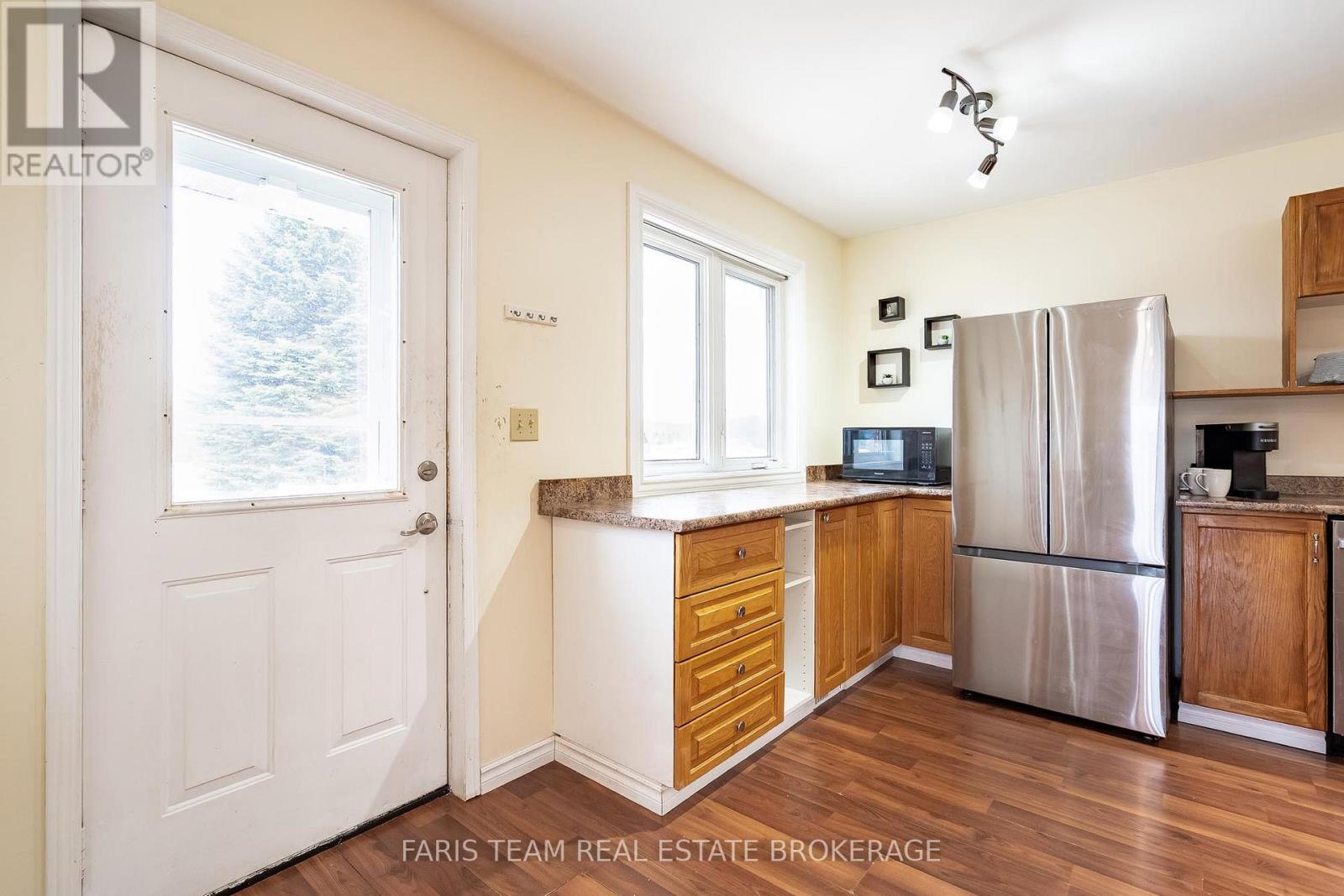 157 Brewster Lake Road, Grey Highlands, Ontario  N0C 1M0 - Photo 4 - X12994786