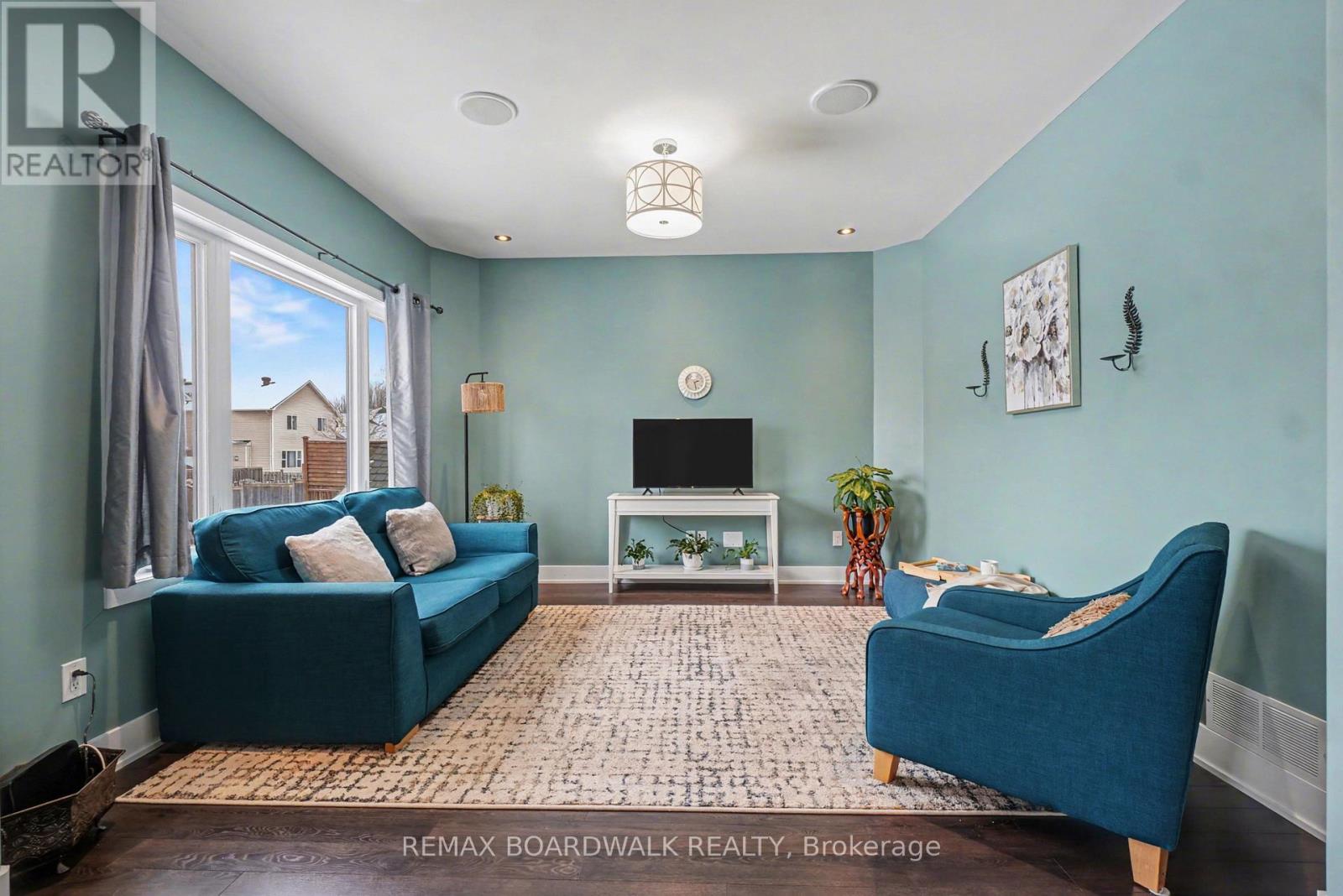 87 Cobblestone Drive, Russell, Ontario  K4R 0B2 - Photo 5 - X12823726