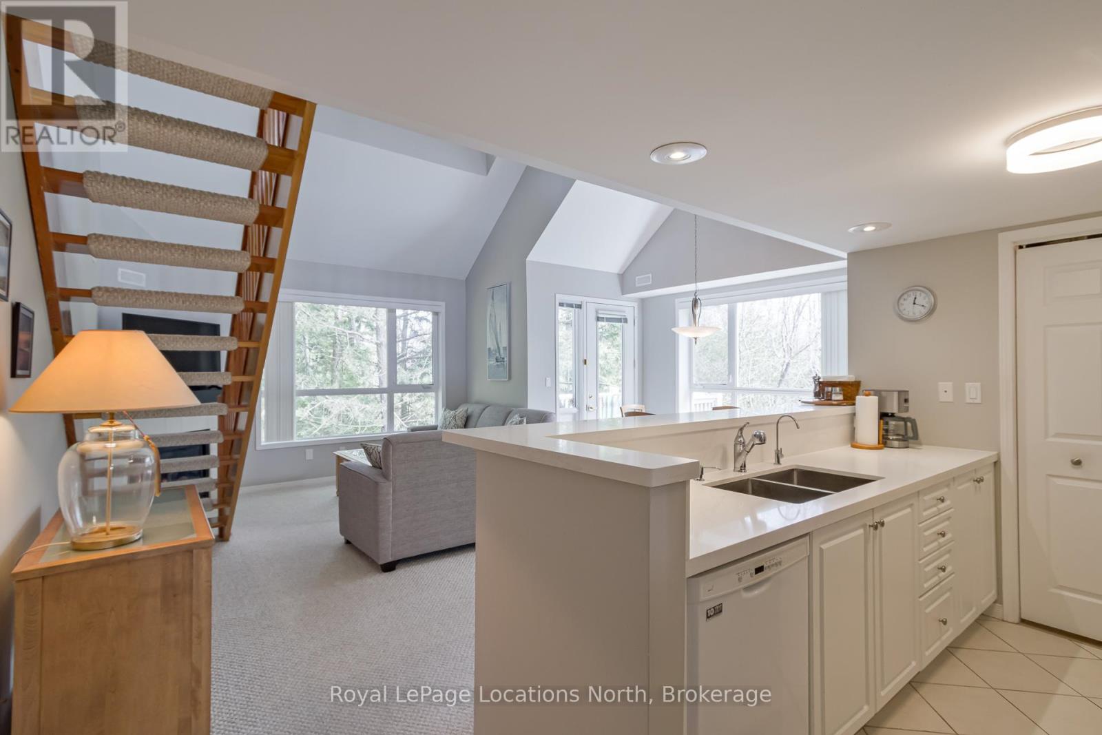 926 Cedar Pointe Court, Collingwood, Ontario  L9Y 5C7 - Photo 6 - S13020966