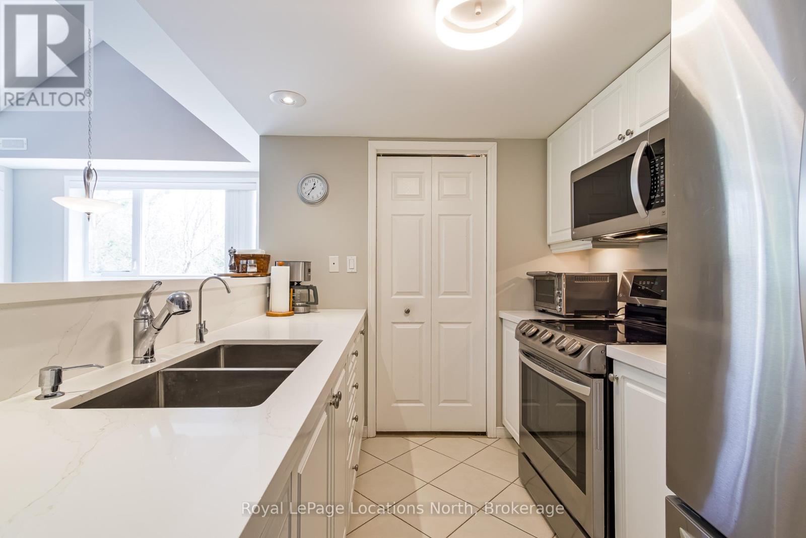 926 Cedar Pointe Court, Collingwood, Ontario  L9Y 5C7 - Photo 7 - S13020966