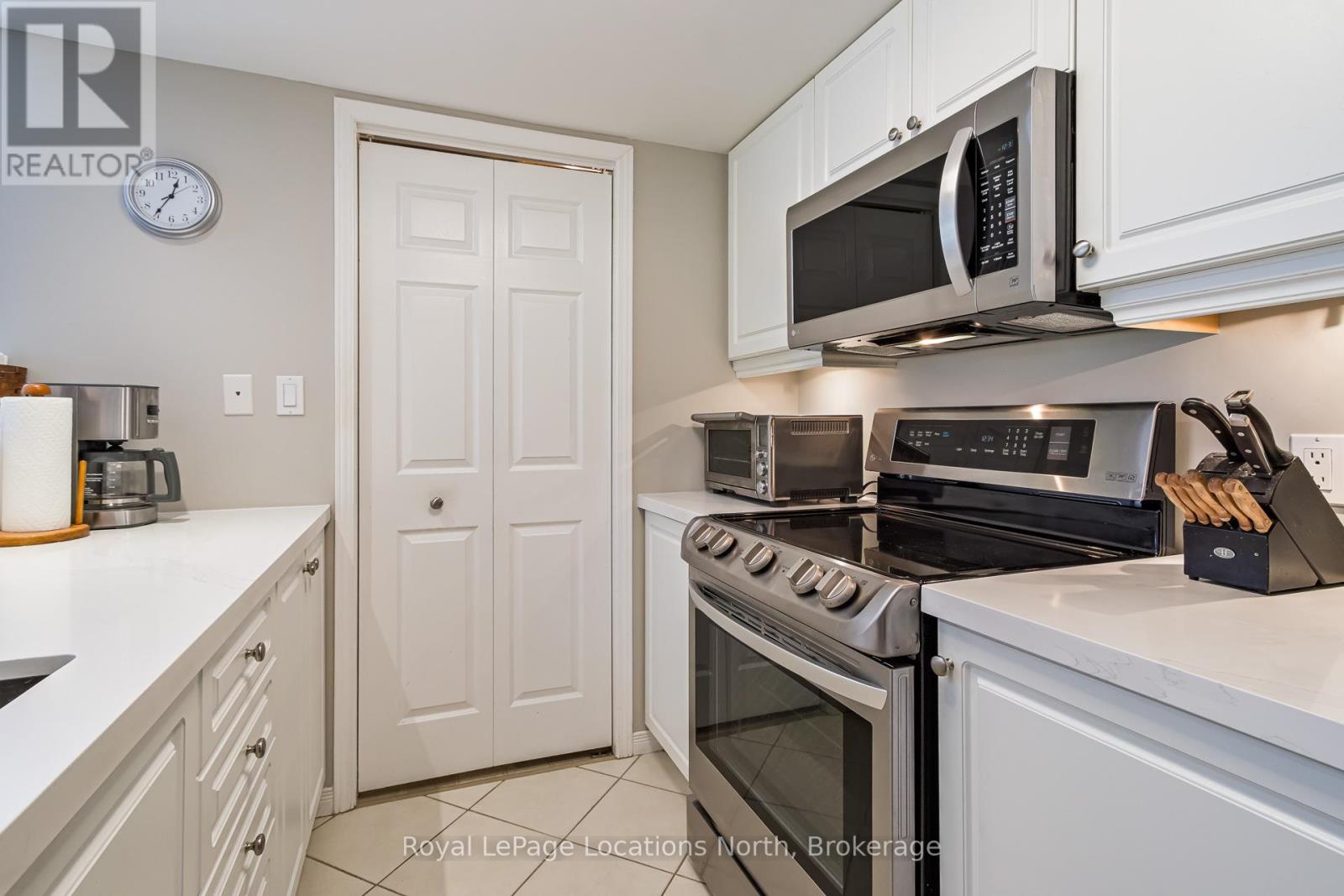 926 Cedar Pointe Court, Collingwood, Ontario  L9Y 5C7 - Photo 8 - S13020966