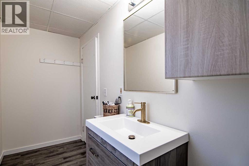 5120 53 Avenue, Ponoka, Alberta  T4J 1H1 - Photo 10 - A2285140