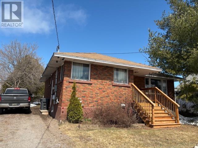 90 Henrietta AVE, Sault Ste. Marie, Ontario