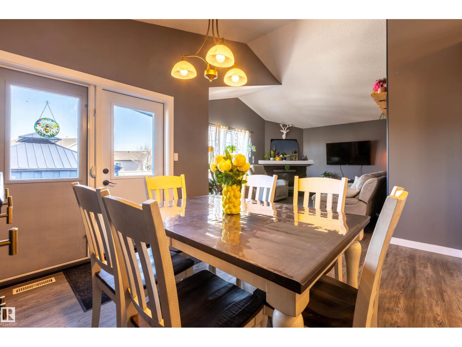 9719 87 St, Morinville, Alberta  T8R 1V2 - Photo 11 - E4483228