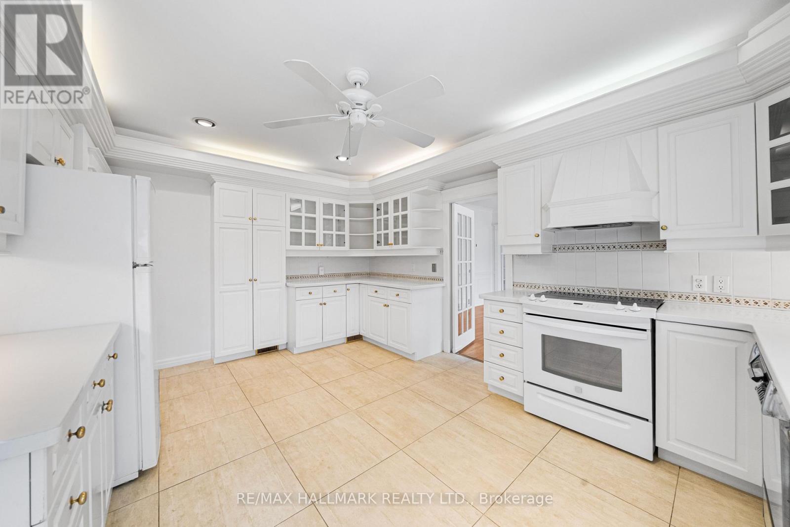 154 Valley Road, Toronto, Ontario  M2L 1G4 - Photo 15 - C13020732