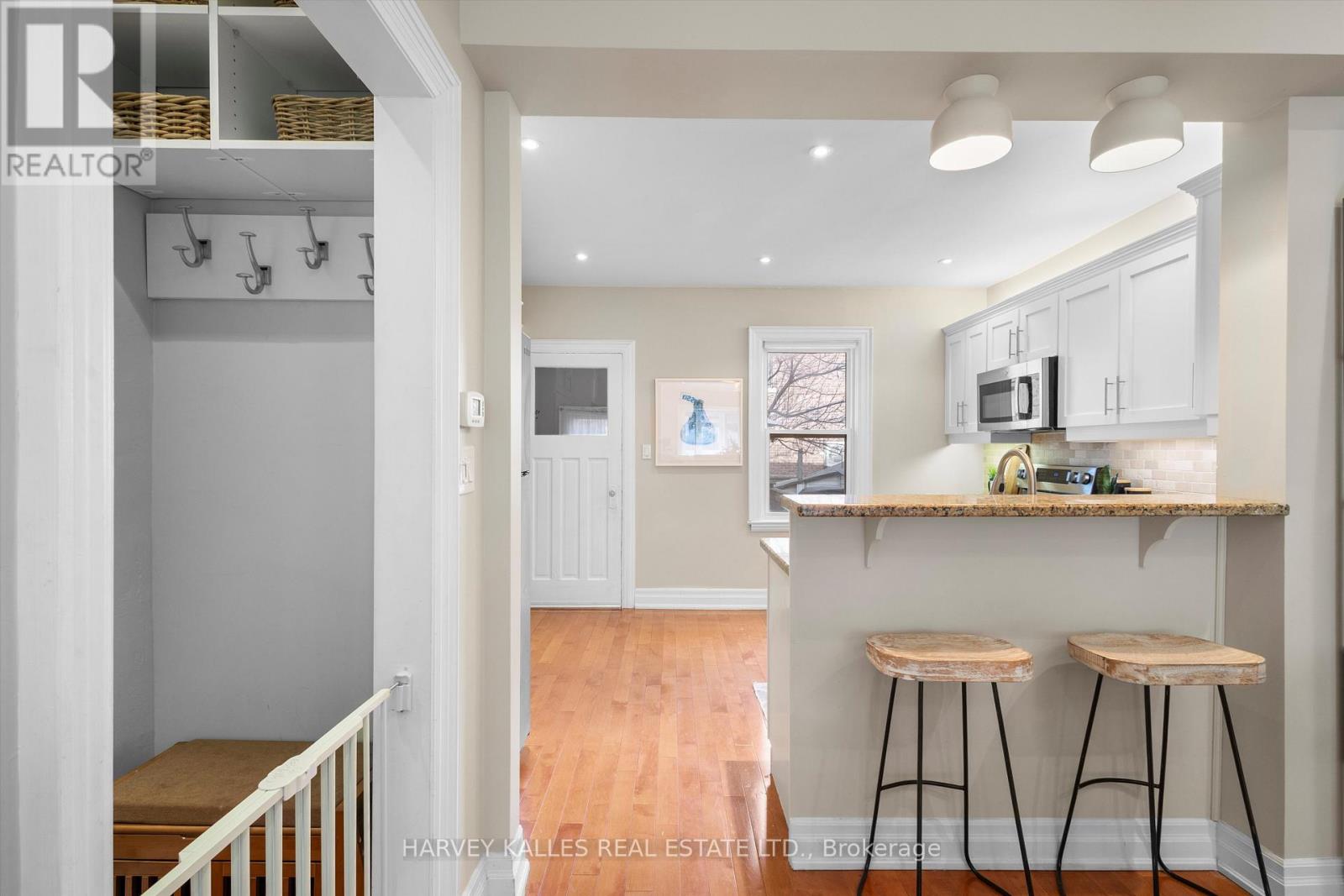 55 Kenwood Avenue, Toronto, Ontario  M6C 2S1 - Photo 11 - C13020794