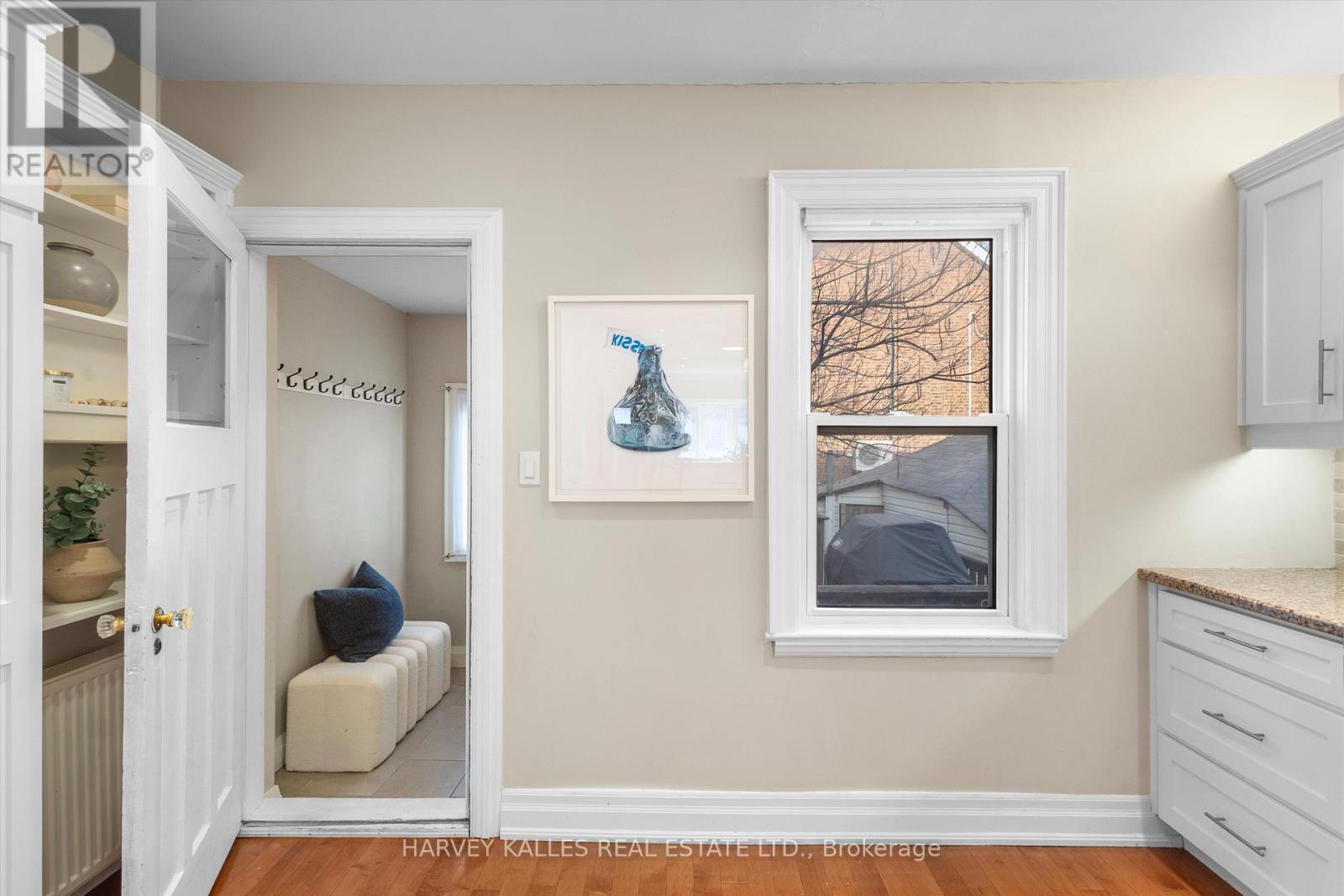 55 Kenwood Avenue, Toronto, Ontario  M6C 2S1 - Photo 15 - C13020794