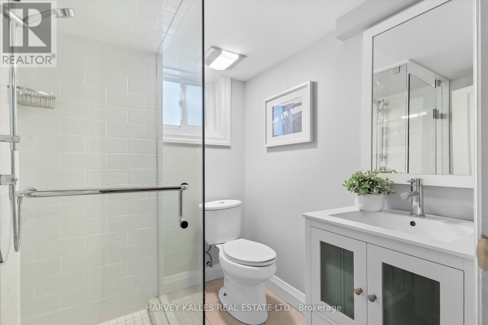 55 Kenwood Avenue, Toronto, Ontario  M6C 2S1 - Photo 25 - C13020794