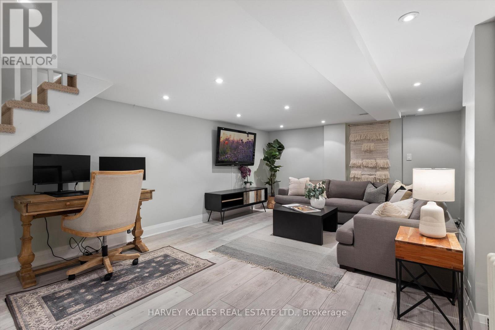 55 Kenwood Avenue, Toronto, Ontario  M6C 2S1 - Photo 34 - C13020794