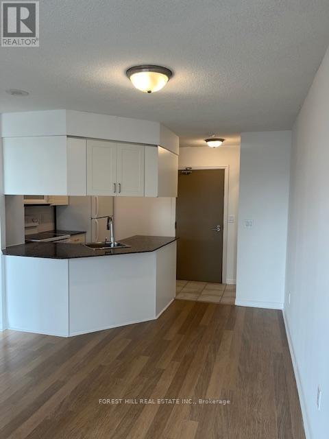 2308 - 925 Bay Street, Toronto, Ontario  M5S 3L4 - Photo 3 - C13020796