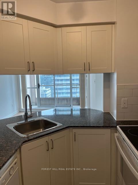 2308 - 925 Bay Street, Toronto, Ontario  M5S 3L4 - Photo 6 - C13020796