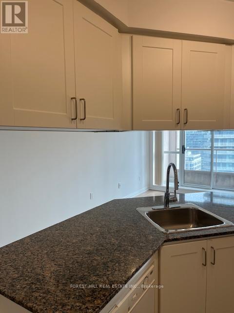 2308 - 925 Bay Street, Toronto, Ontario  M5S 3L4 - Photo 7 - C13020796