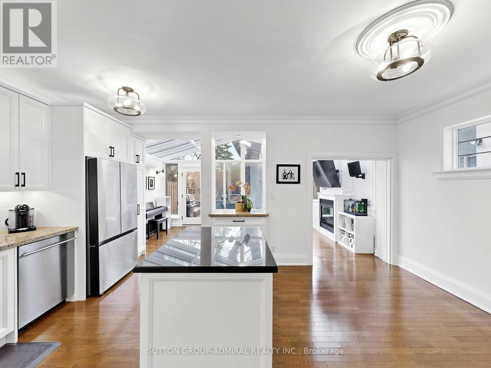 329 Melrose Avenue, Toronto, Ontario  M5M 1Z5 - Photo 9 - C13020812