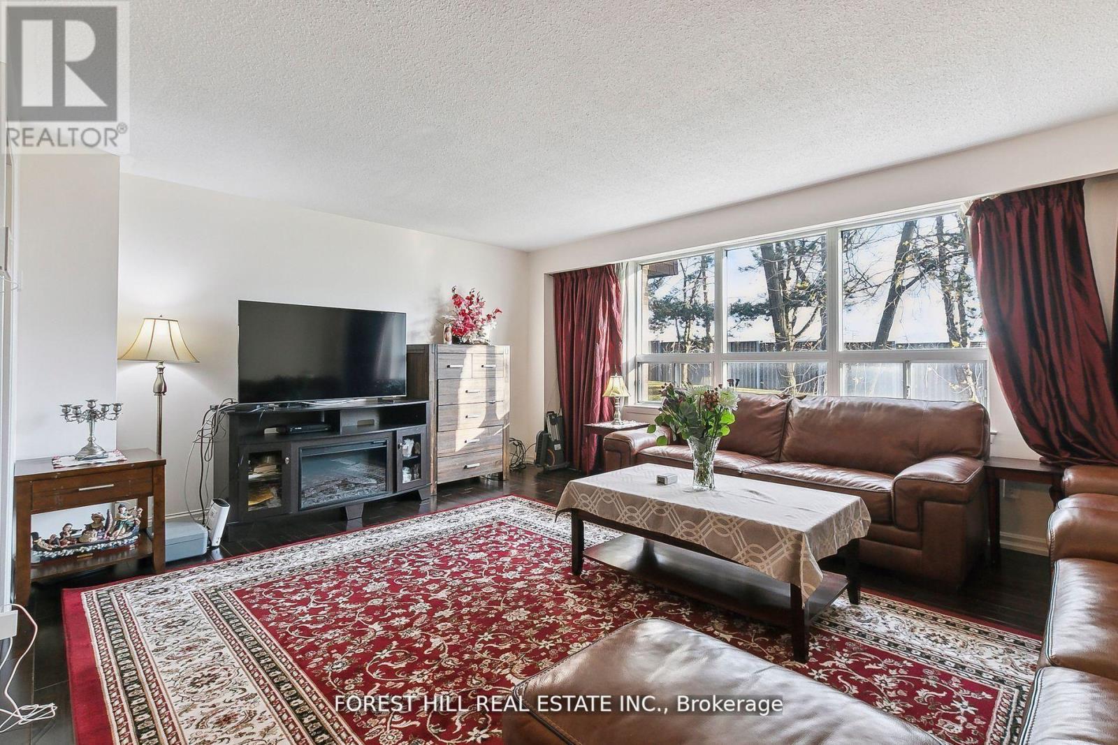 86 Village Greenway, Toronto, Ontario  M2J 1K8 - Photo 5 - C13020816