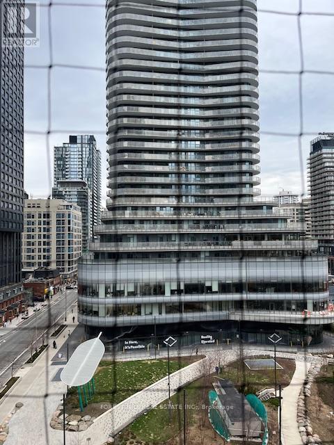 808 - 925 Bay Street, Toronto, Ontario  M5S 3L4 - Photo 21 - C13020856
