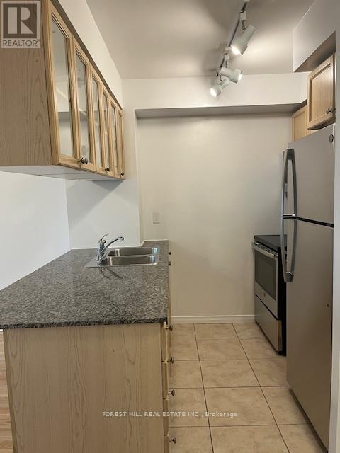 808 - 925 Bay Street, Toronto, Ontario  M5S 3L4 - Photo 5 - C13020856