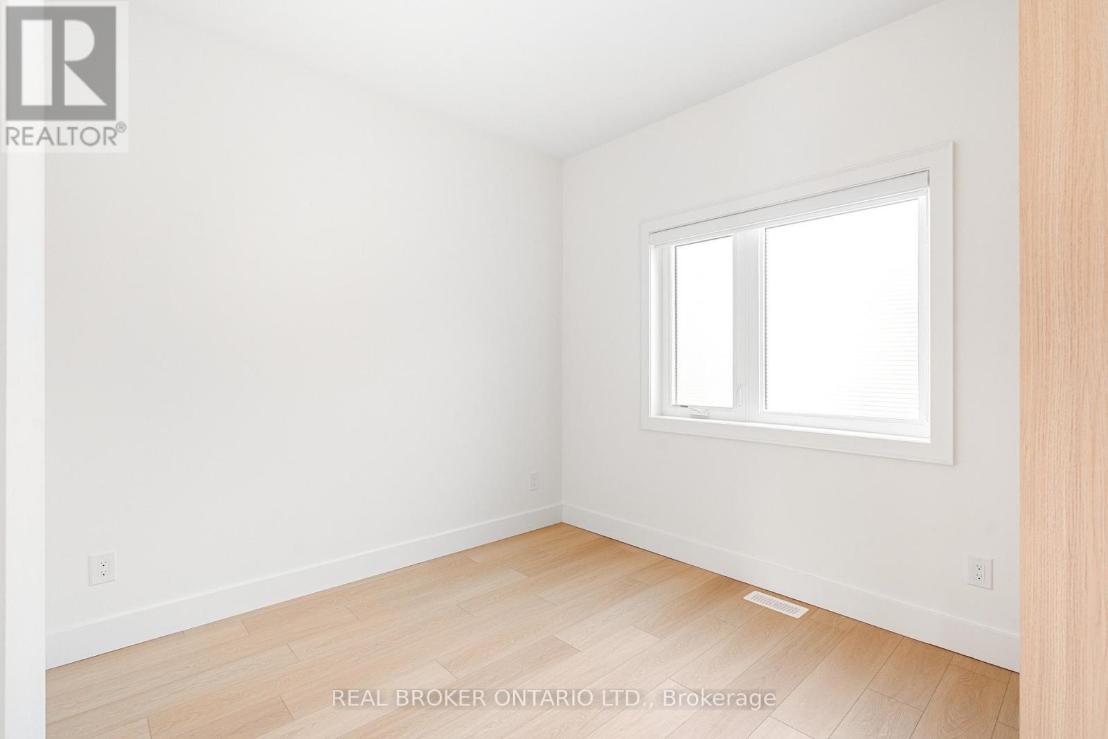 Laneway - Upper - 21 Farnham Avenue, Toronto, Ontario  M4V 1H6 - Photo 10 - C13020922