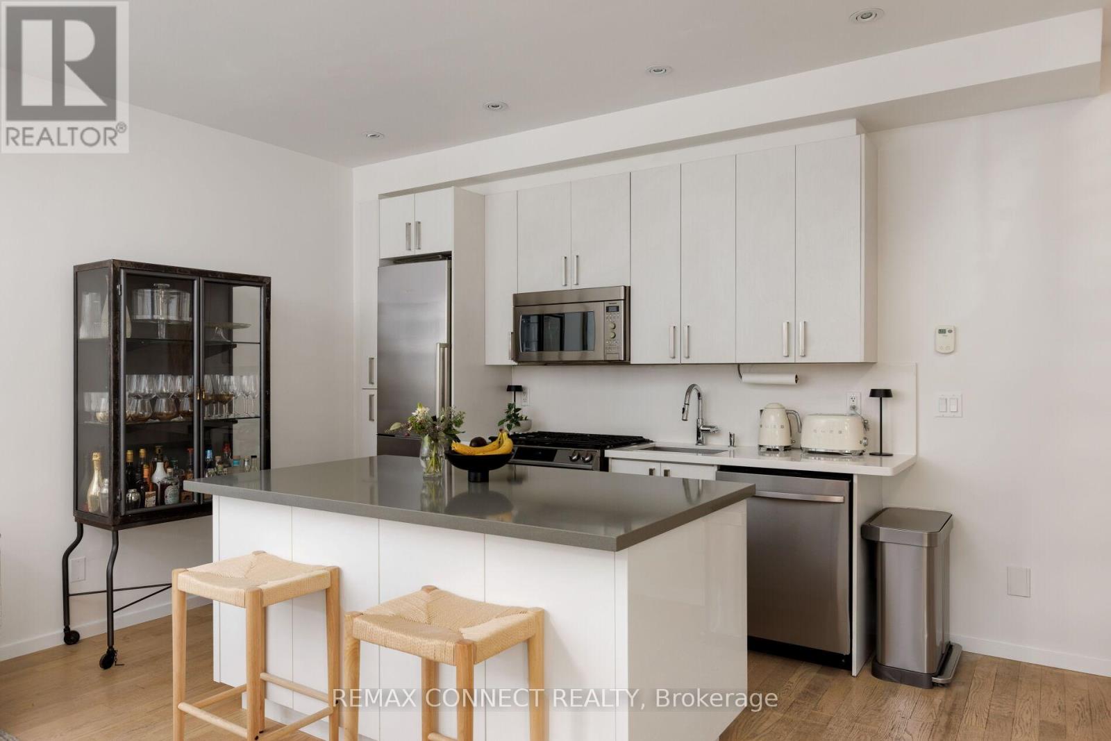 Th3 - 126 Spadina Road, Toronto, Ontario  M5R 2T8 - Photo 11 - C13020950