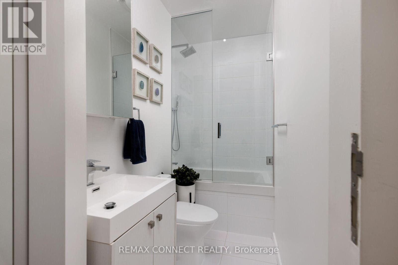 Th3 - 126 Spadina Road, Toronto, Ontario  M5R 2T8 - Photo 20 - C13020950