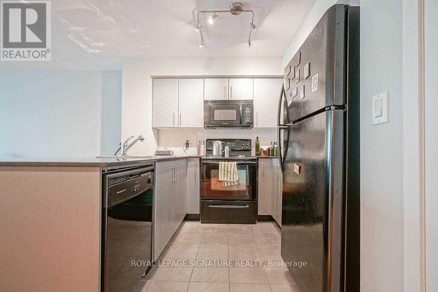 1711 - 12 Yonge Street, Toronto, Ontario  M5E 1Z9 - Photo 4 - C13021004