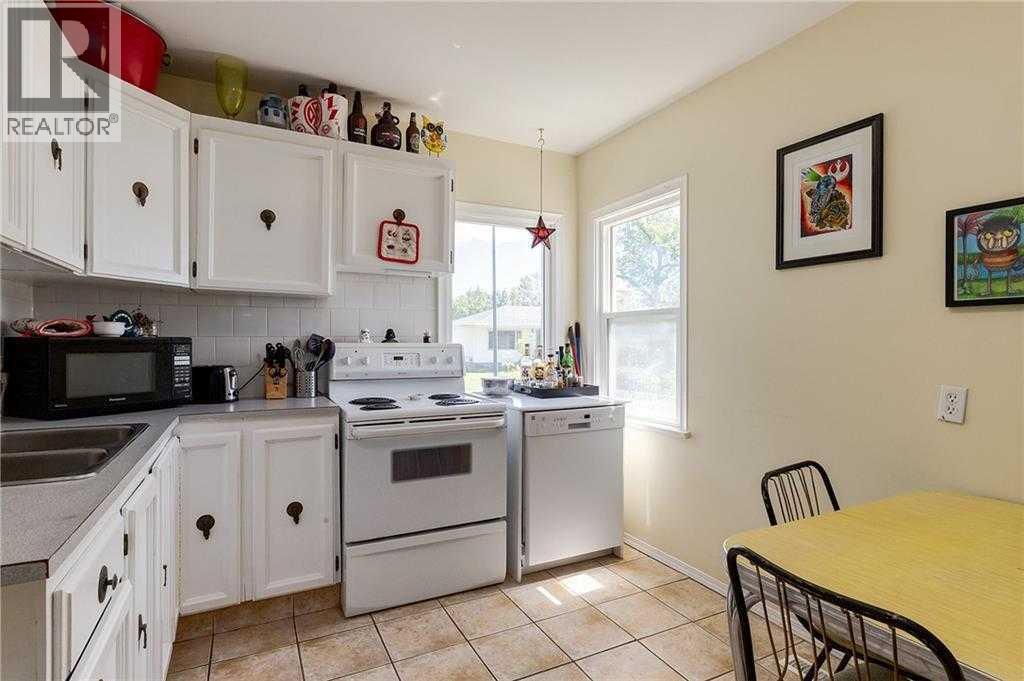 639 18 Avenue NE, Calgary, Alberta  T2E 1N7 - Photo 5 - A2302038