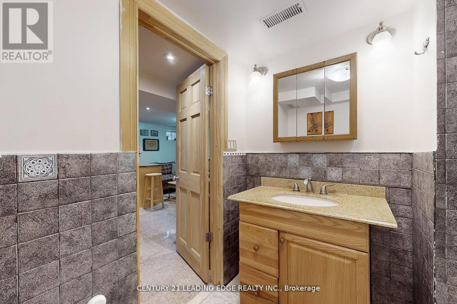 11 Bellvare Crescent, Toronto, Ontario  M1R 2M8 - Photo 37 - E13020898