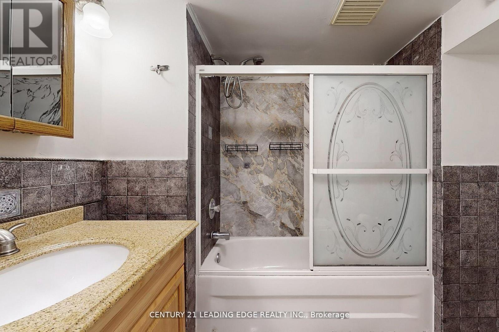 11 Bellvare Crescent, Toronto, Ontario  M1R 2M8 - Photo 38 - E13020898