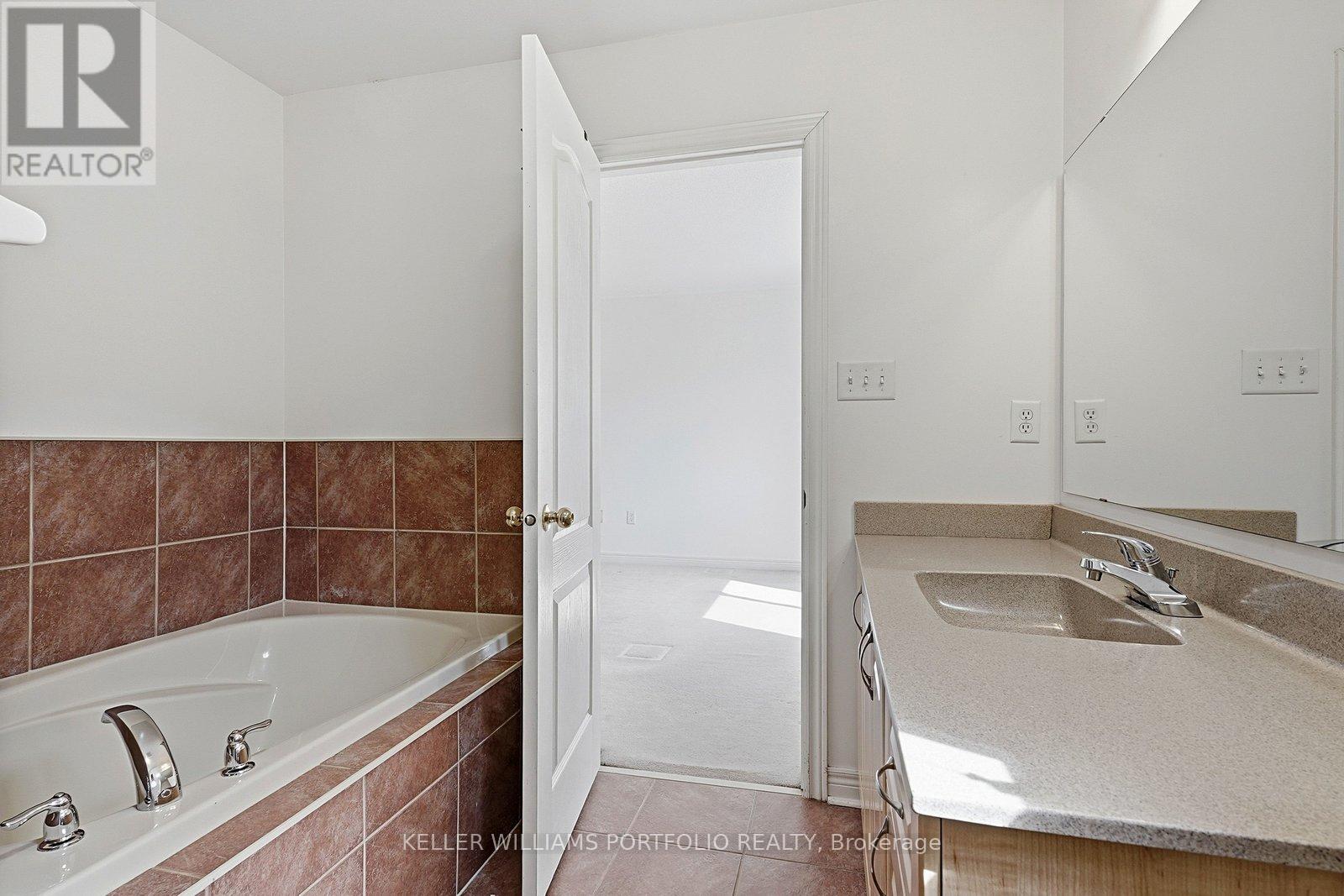 32 Warnford Circle, Ajax, Ontario  L1T 0J6 - Photo 32 - E13020986