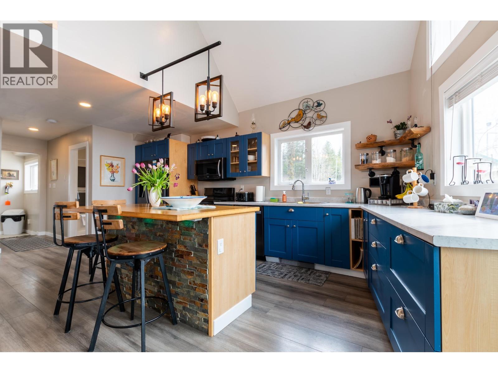 50465 Lakes Road, Cluculz Lake, British Columbia  V0J 3A3 - Photo 14 - R3113382