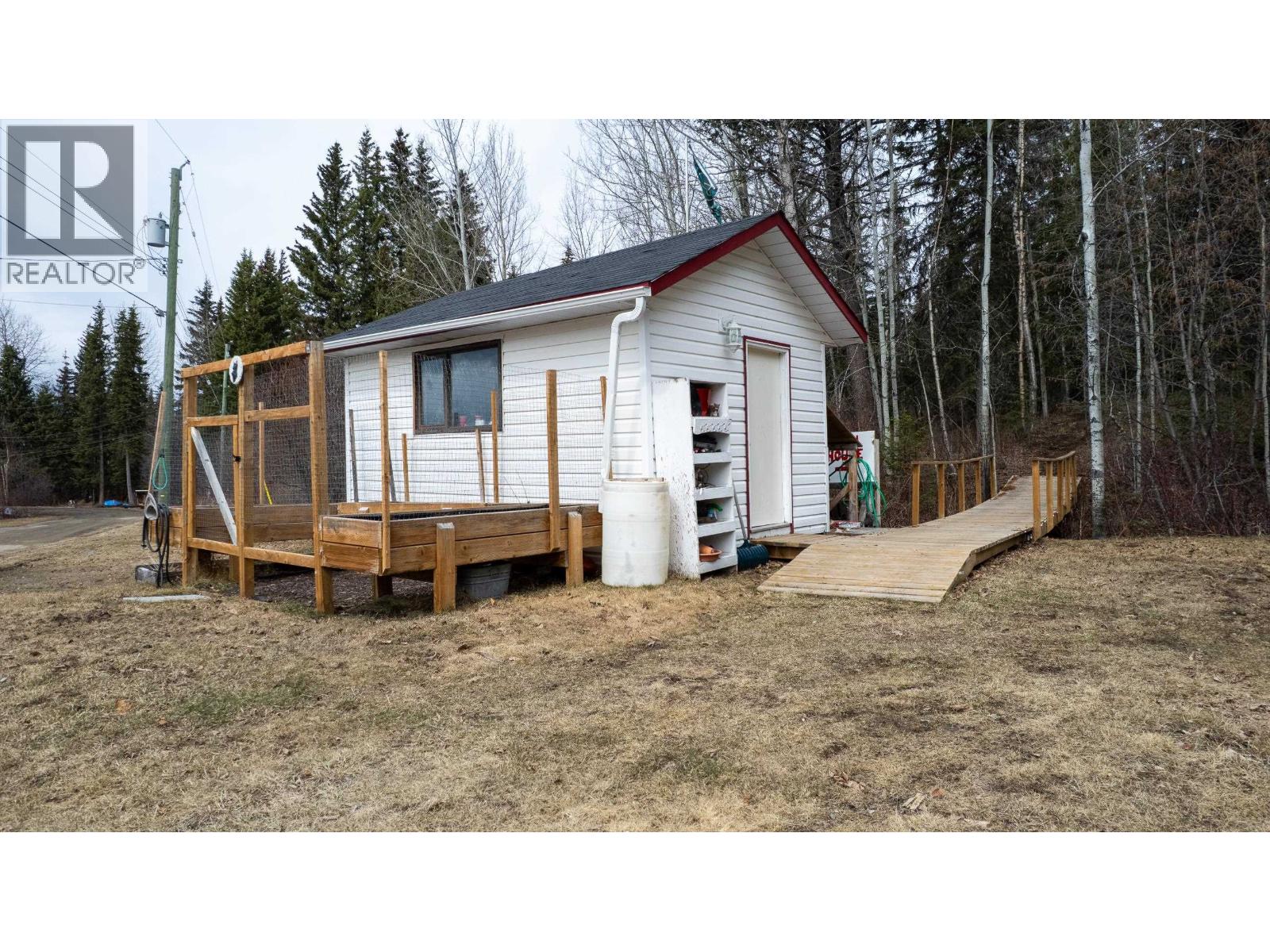 50465 Lakes Road, Cluculz Lake, British Columbia  V0J 3A3 - Photo 9 - R3113382