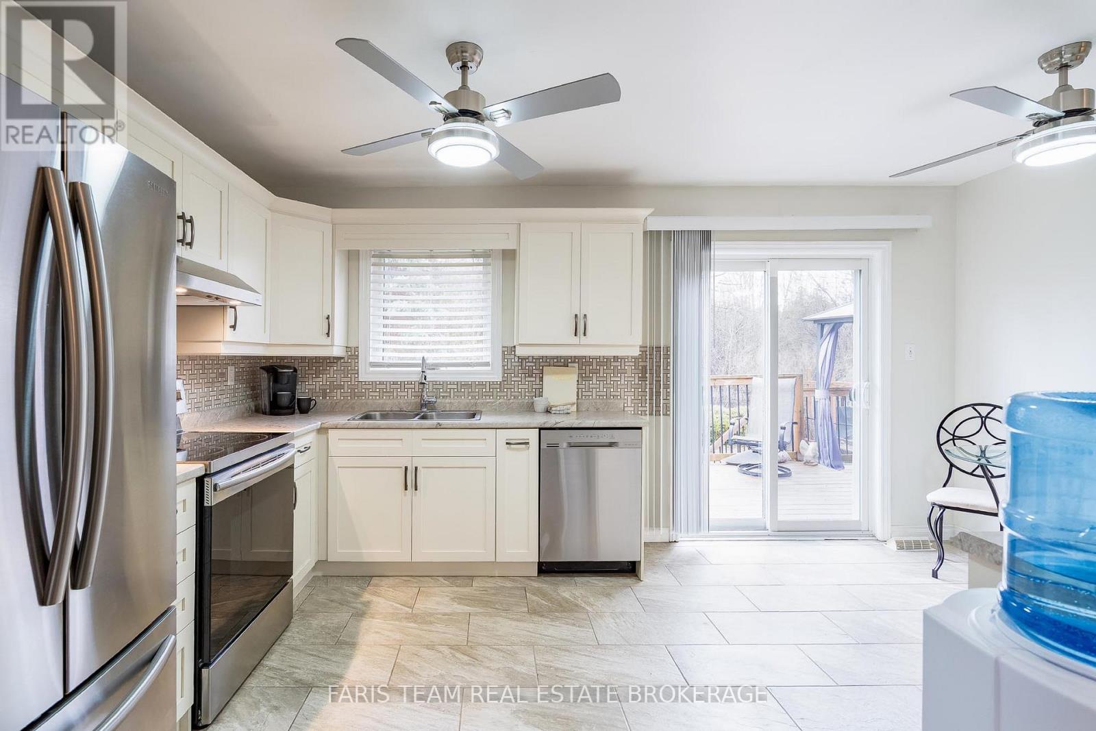 1170 Arnold Street, Innisfil, Ontario  L0L 1W0 - Photo 5 - N12990044